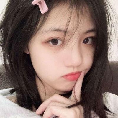 穿着旗袍的女孩